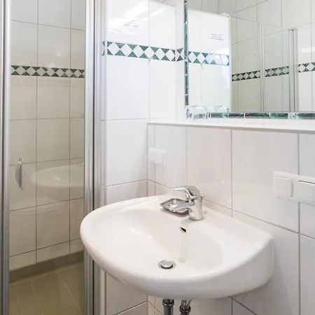 - Strandstr. 24 Apartman Karlshagen