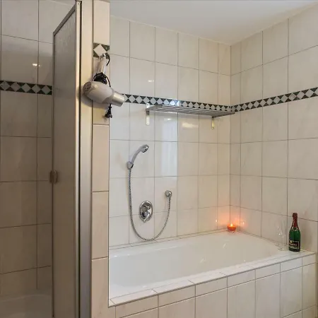 - Strandstr. 24 Karlshagen