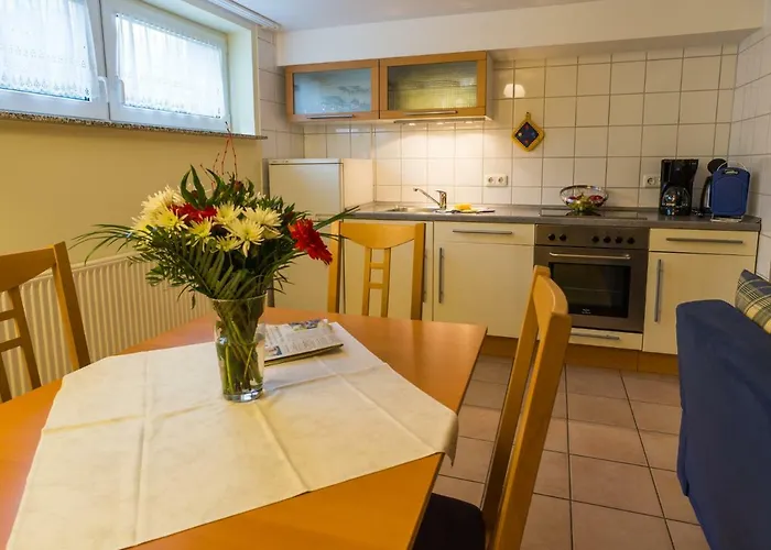 - Strandstr. 24 شقة