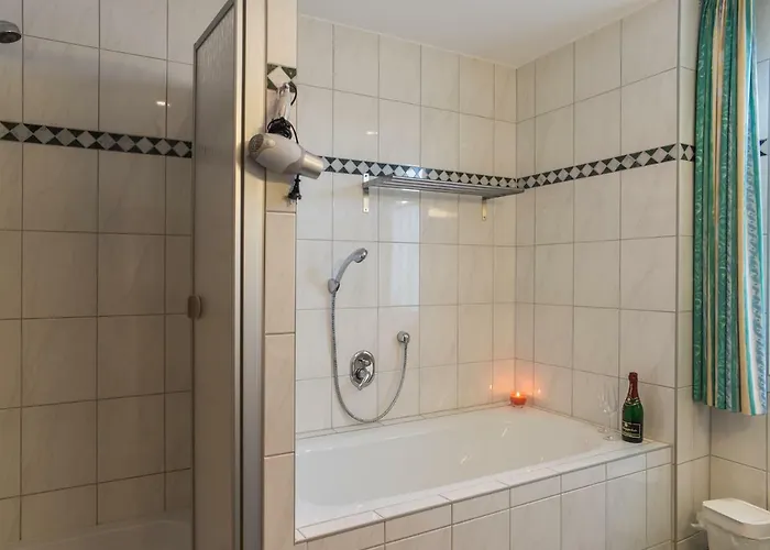 - Strandstr. 24 Karlshagen